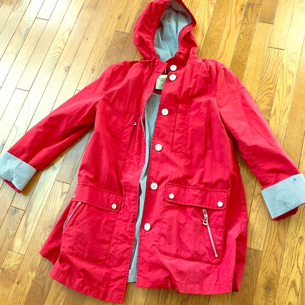 Tommy Hilfiger Rain Coat. Size Small
